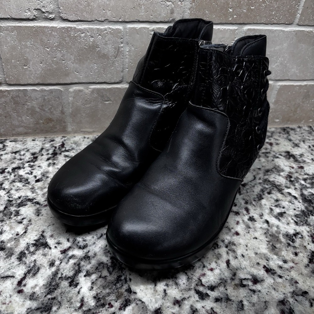 Women's Alegria Stevee Ankle Bootie Cute Stuff Ink Size‎ 7-8.5 Black